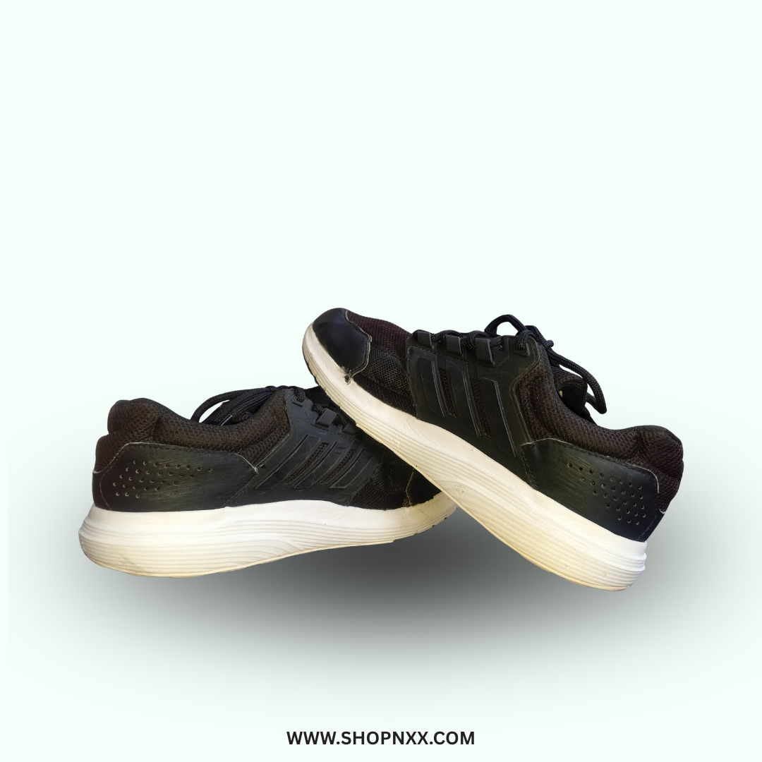 Adidas Galaxy 4 - preloved men's shoe