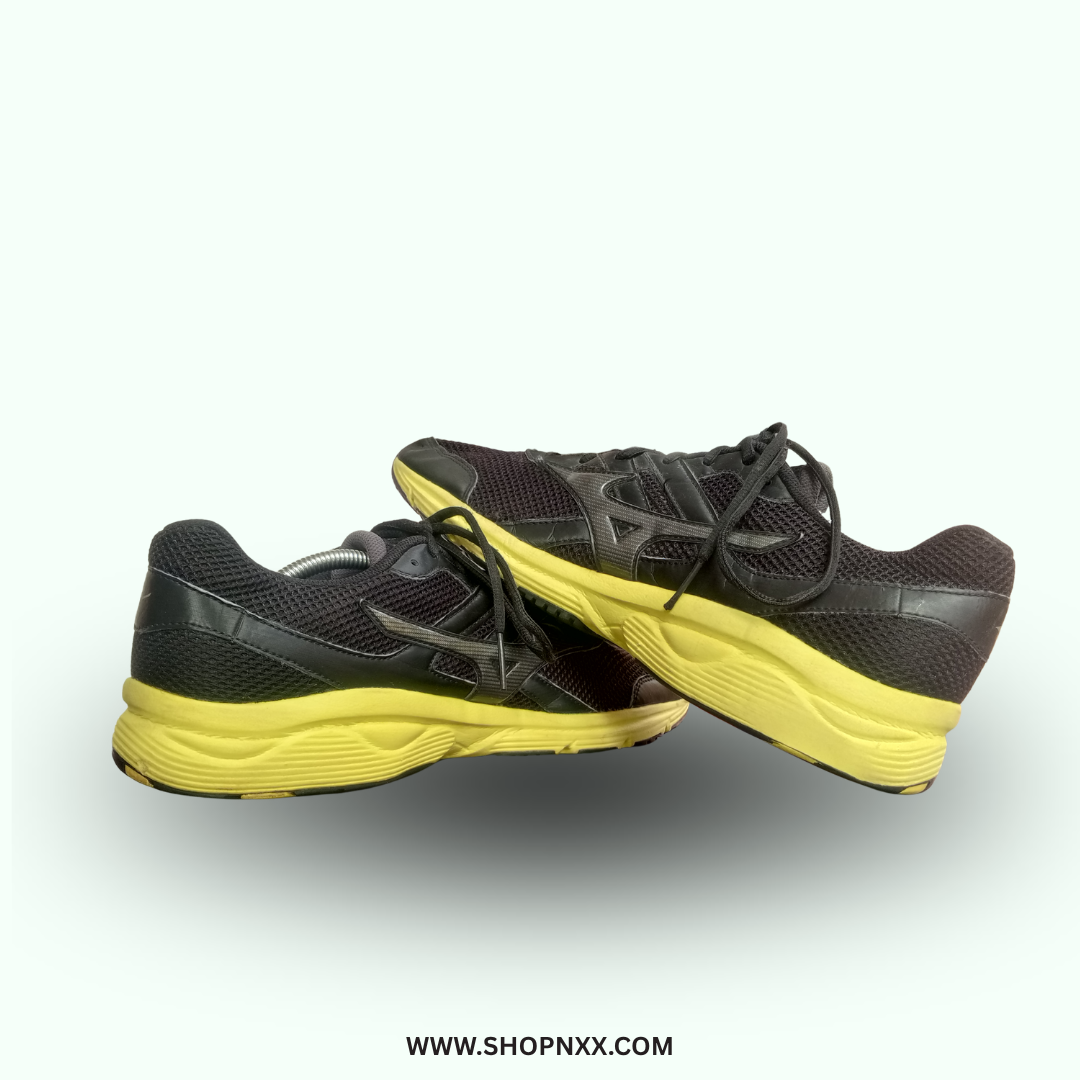 Mizuno Maximizer 16 - preloved men's shoe
