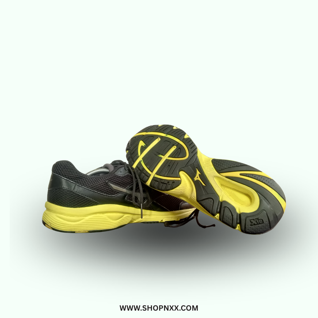 Mizuno Maximizer 16 - preloved men's shoe